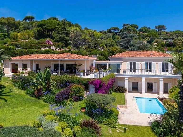 Villa for Sale in Cannes, Cannes Area 4