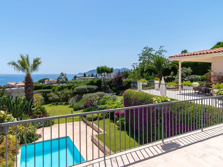 Villa for Sale in Cannes, Cannes Area 7