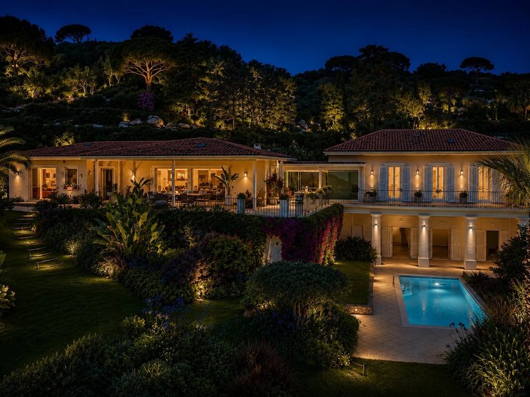 Villa for Sale in Cannes, Cannes Area 9