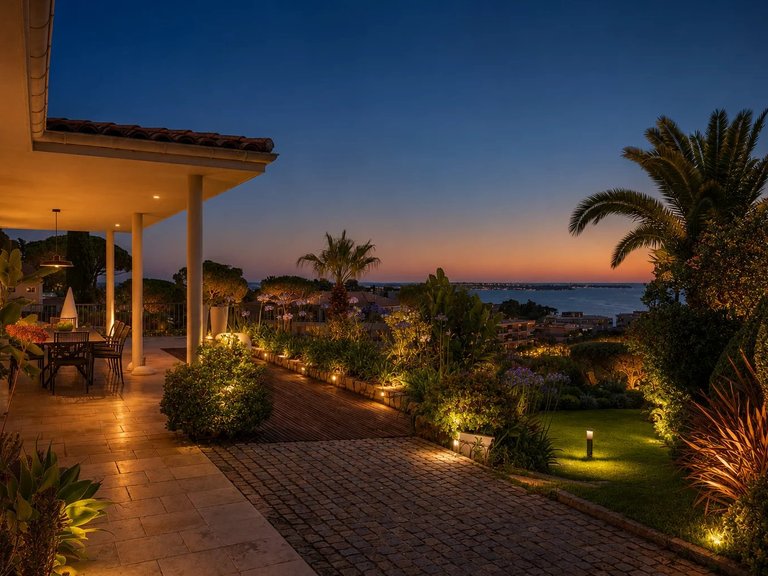 Villa for Sale in Cannes, Cannes Area 10
