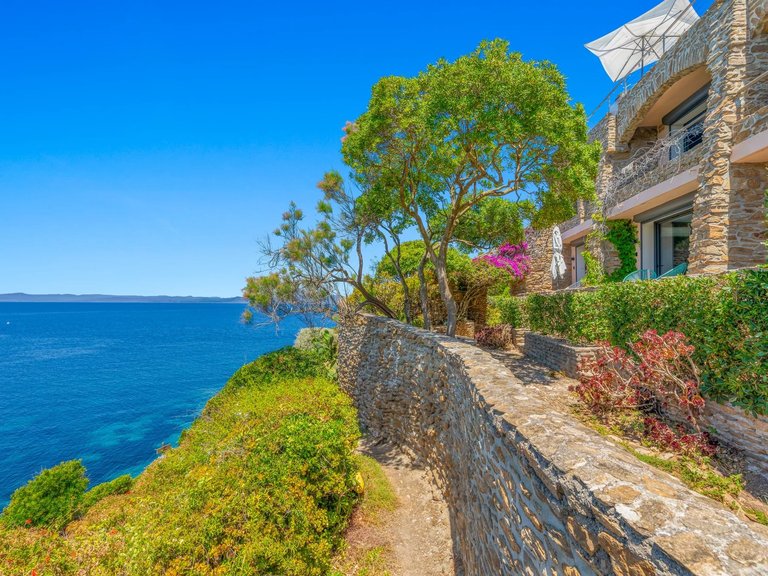 Villa for Sale in Ile Du Levant, Provence Coast (cassis To Cavalaire) 3