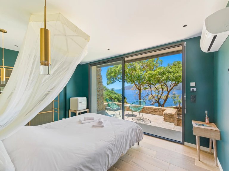 Villa for Sale in Ile Du Levant, Provence Coast (cassis To Cavalaire) 5