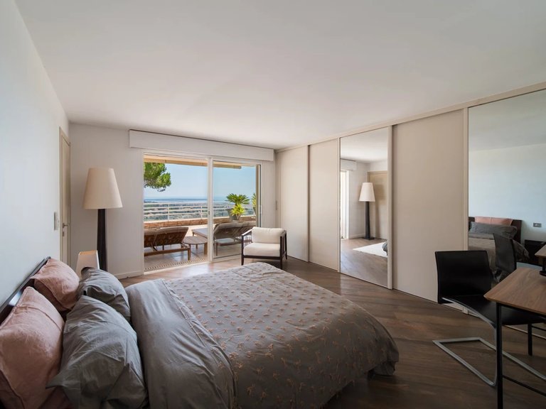 Apartment for Sale in Cannes, Cannes Area 6