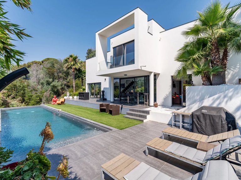 Villa for Sale in La Roquette Sur Siagne, Mougins, Valbonne, Grasse Area 3