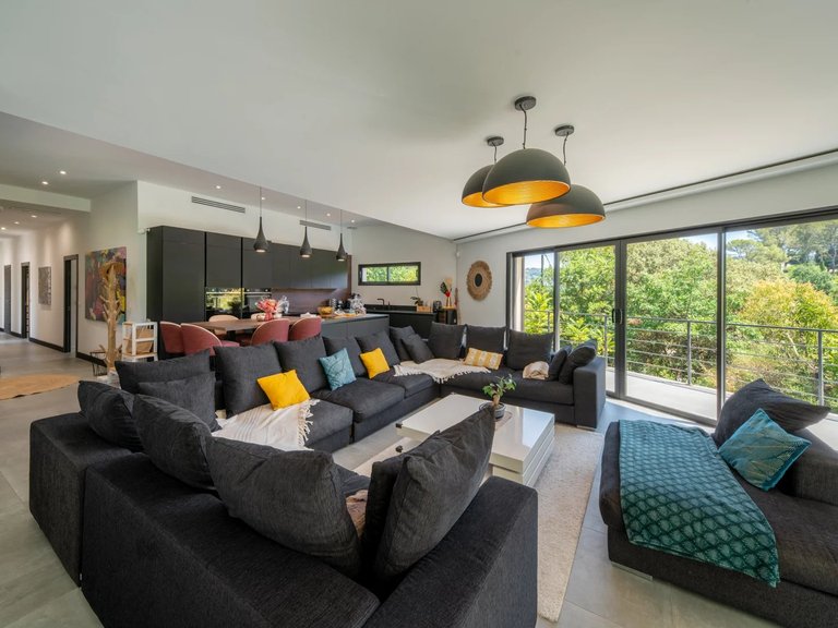 Villa for Sale in Mouans Sartoux, Mougins, Valbonne, Grasse Area 4