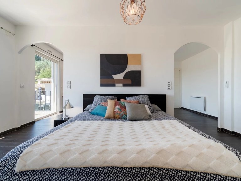 Villa for Sale in Biot, Mougins, Valbonne, Grasse Area 9