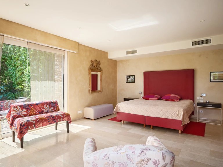 Villa for Sale in Gassin, St. Tropez, Grimaud Area 10