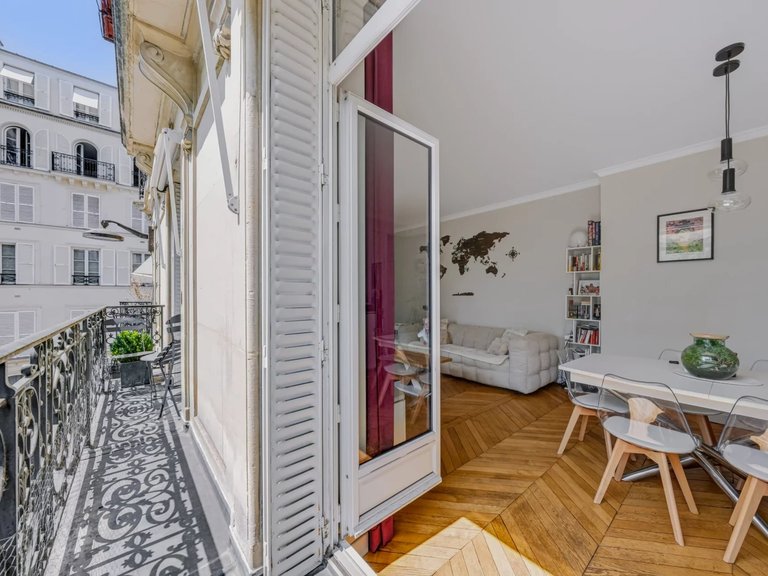 Apartment for Sale in 7th (invalides, Eiffel Tower, Orsay), Paris Left Bank (5th,6th & 7th ) 2