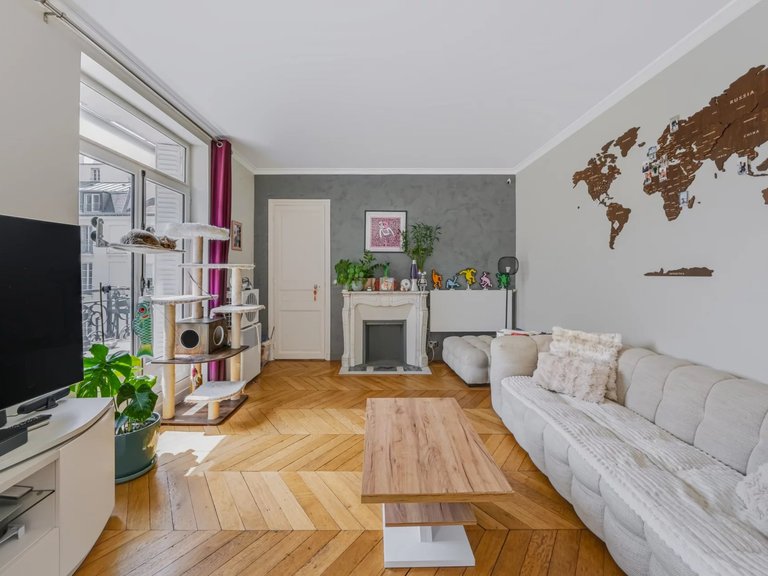 Apartment for Sale in 7th (invalides, Eiffel Tower, Orsay), Paris Left Bank (5th,6th & 7th ) 3