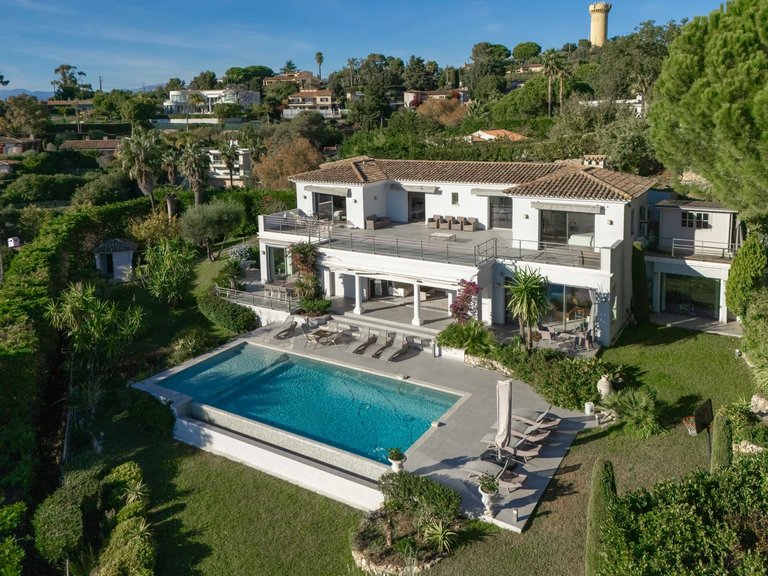 Villa for Sale in Cannes, Cannes Area 1