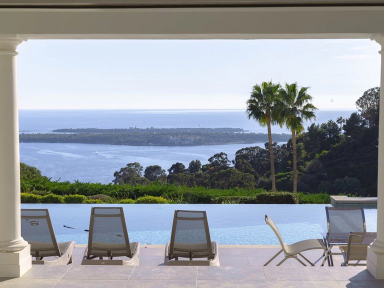 Villa for Sale in Cannes, Cannes Area 10