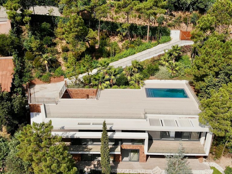 Villa for Sale in Theoule Sur Mer, Cannes Area 4