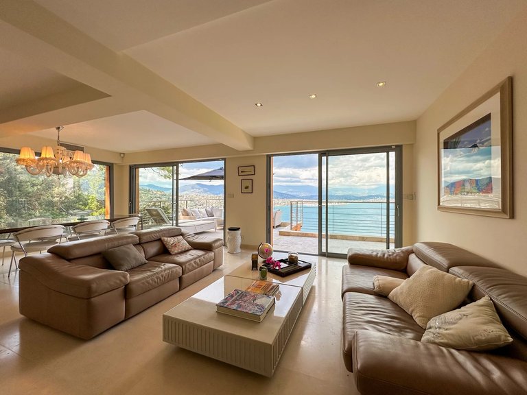 Villa for Sale in Theoule Sur Mer, Cannes Area 4