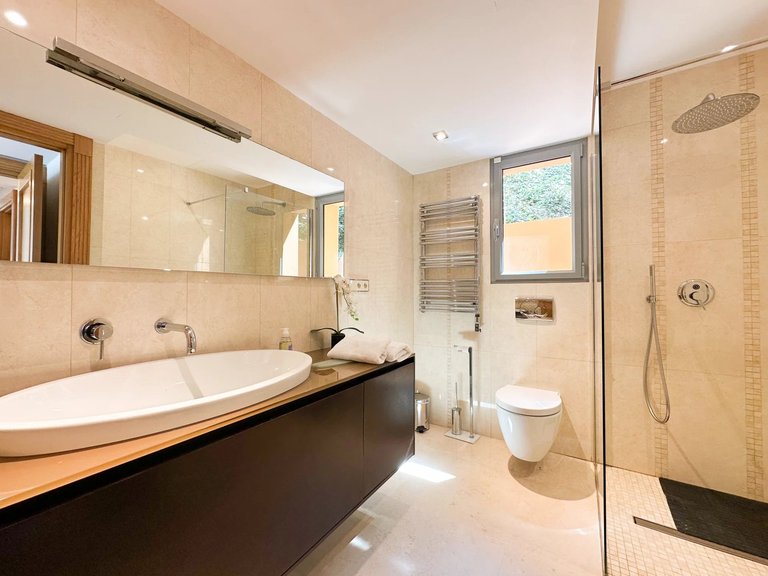 Villa for Sale in Theoule Sur Mer, Cannes Area 11