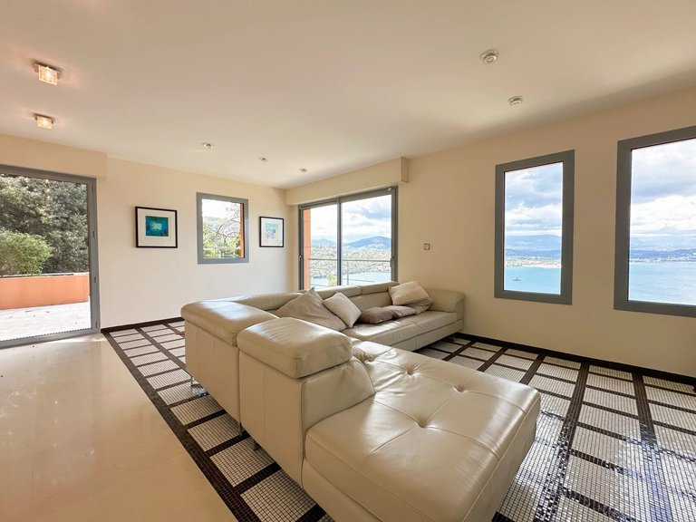 Villa for Sale in Theoule Sur Mer, Cannes Area 15