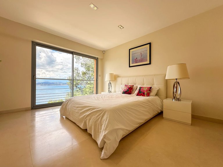 Villa for Sale in Theoule Sur Mer, Cannes Area 16