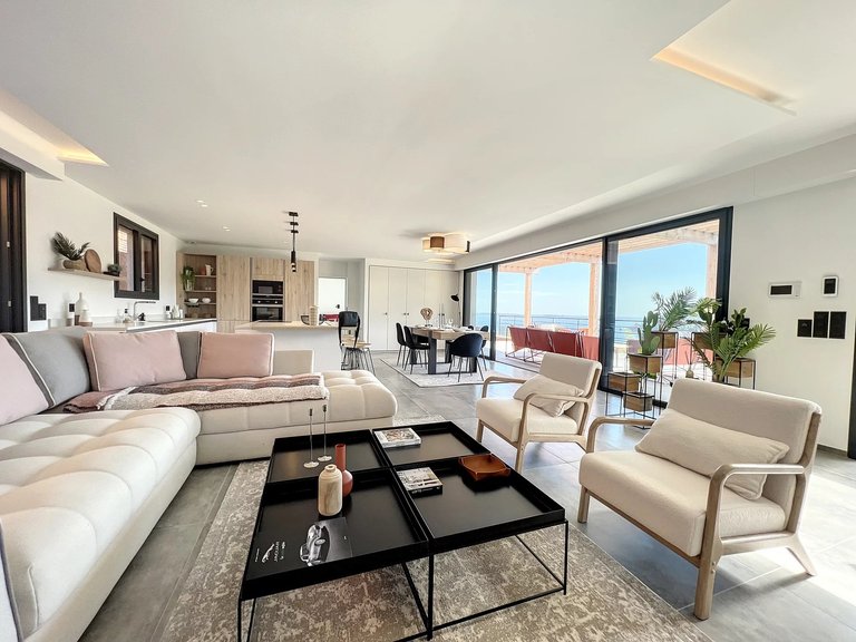 Villa for Sale in Theoule Sur Mer, Cannes Area 6