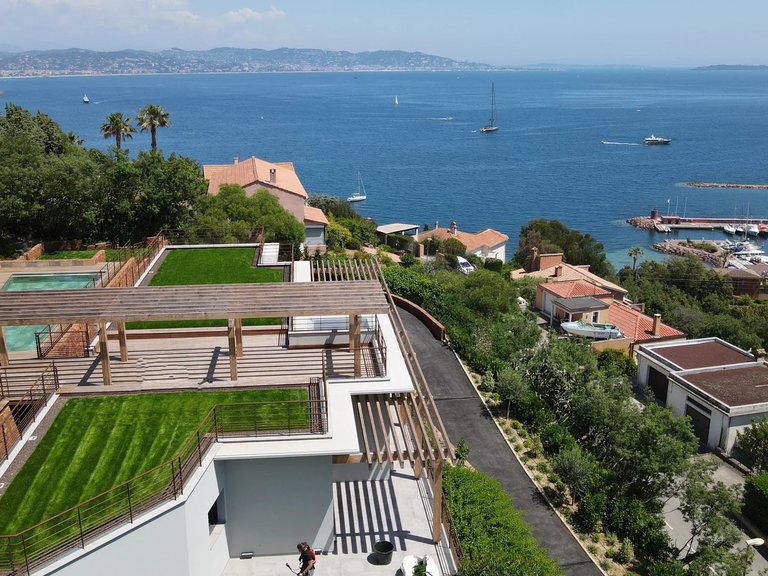 Villa for Sale in Theoule Sur Mer, Cannes Area 16