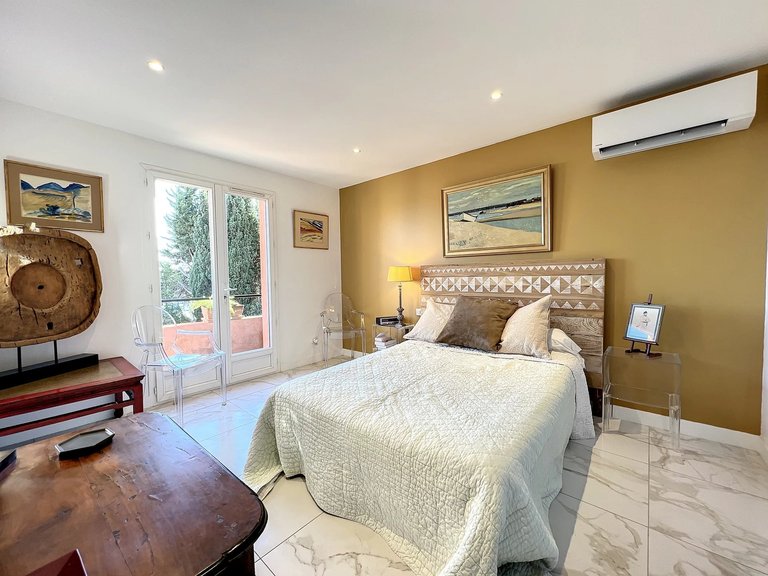Villa for Sale in Theoule Sur Mer, Cannes Area 6
