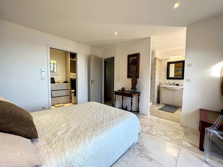 Villa for Sale in Theoule Sur Mer, Cannes Area 7