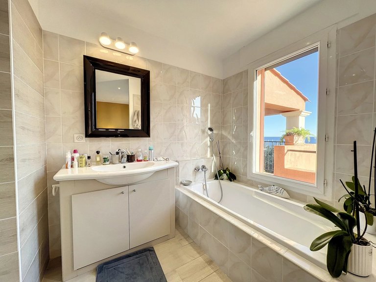 Villa for Sale in Theoule Sur Mer, Cannes Area 8