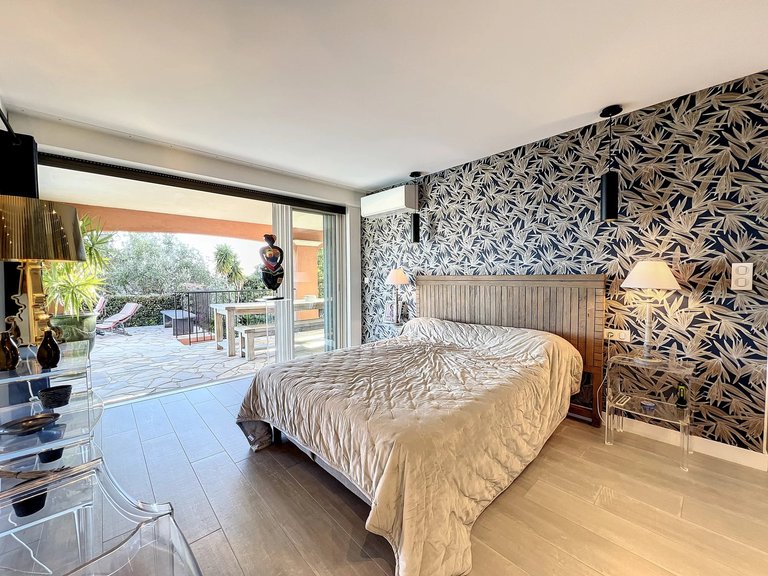 Villa for Sale in Theoule Sur Mer, Cannes Area 10