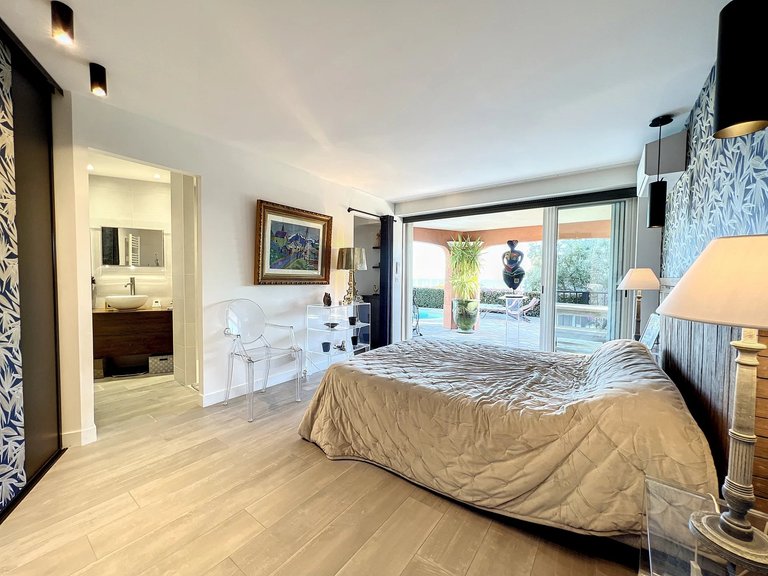 Villa for Sale in Theoule Sur Mer, Cannes Area 11
