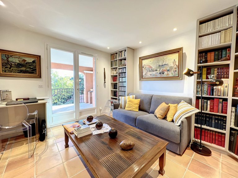 Villa for Sale in Theoule Sur Mer, Cannes Area 15