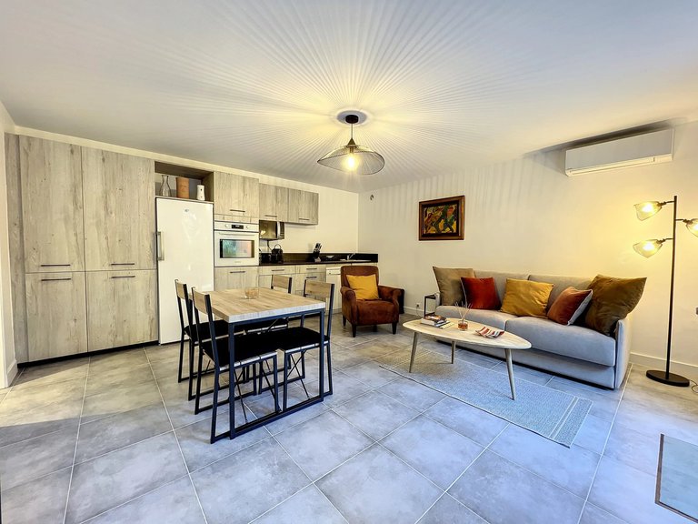 Villa for Sale in Theoule Sur Mer, Cannes Area 16