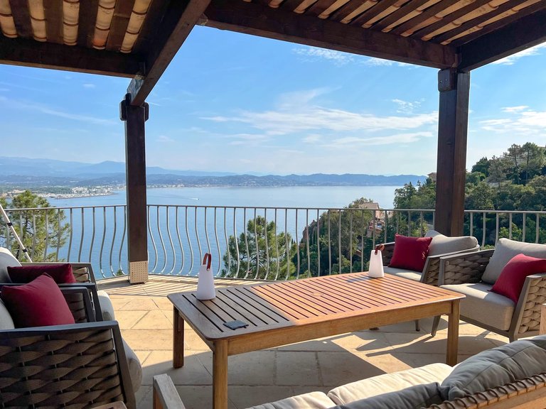 Villa for Sale in Theoule Sur Mer, Cannes Area 6