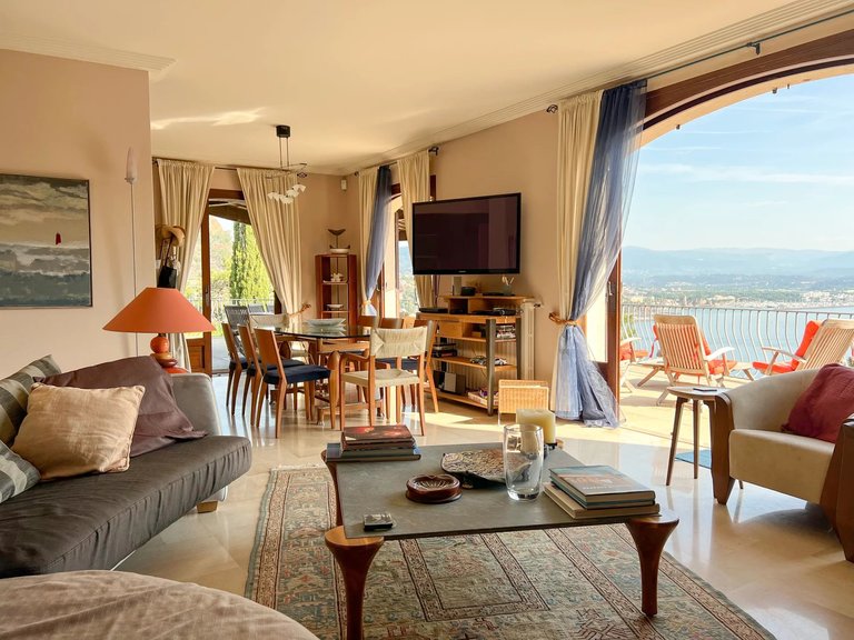 Villa for Sale in Theoule Sur Mer, Cannes Area 9