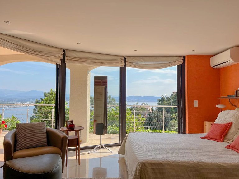 Villa for Sale in Theoule Sur Mer, Cannes Area 16