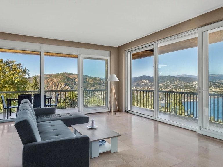 Villa for Sale in Theoule Sur Mer, Cannes Area 4