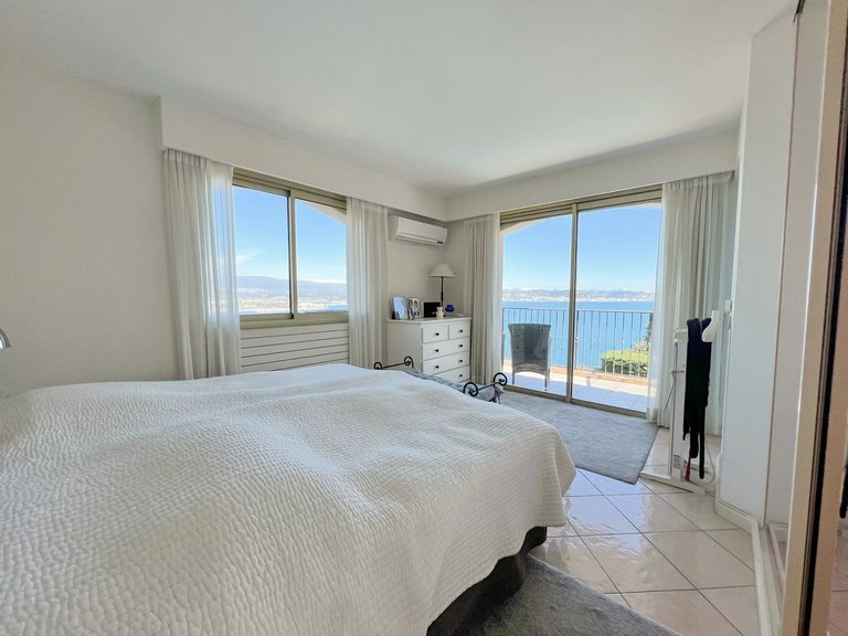 Villa for Sale in Theoule Sur Mer, Cannes Area 12