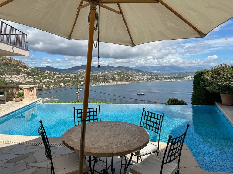 Villa for Sale in Theoule Sur Mer, Cannes Area 2