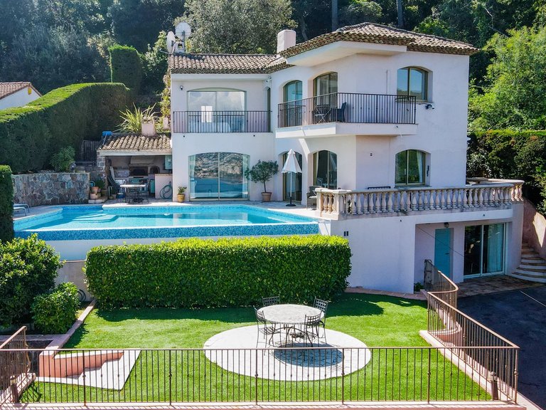 Villa for Sale in Theoule Sur Mer, Cannes Area 4