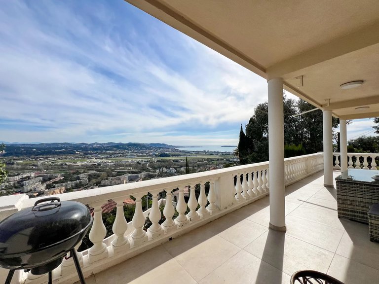Villa for Sale in Mandelieu La Napoule, Cannes Area 1