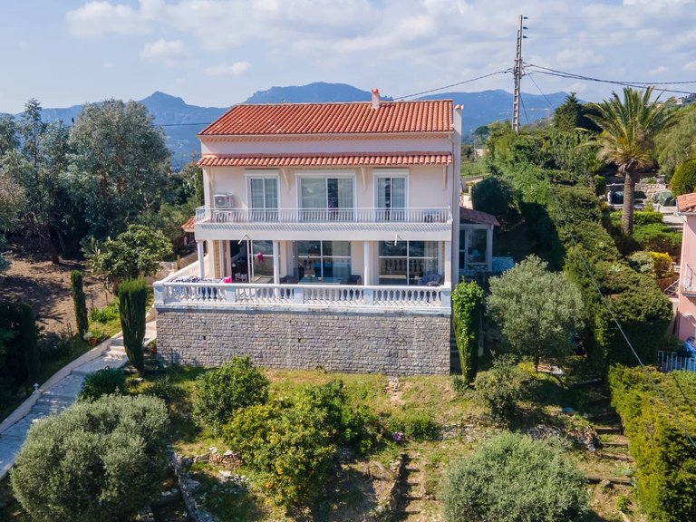 Villa for Sale in Mandelieu La Napoule, Cannes Area 2