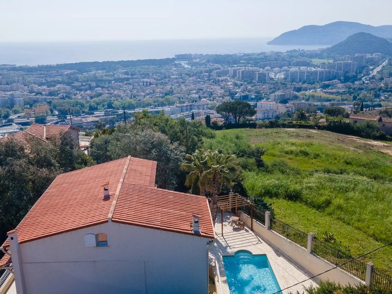 Villa for Sale in Mandelieu La Napoule, Cannes Area 3