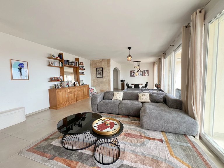 Villa for Sale in Mandelieu La Napoule, Cannes Area 8