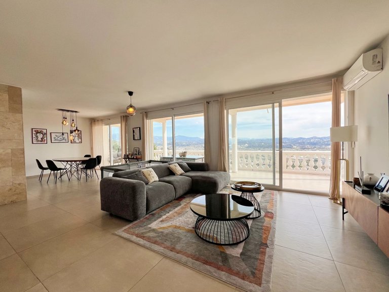 Villa for Sale in Mandelieu La Napoule, Cannes Area 9