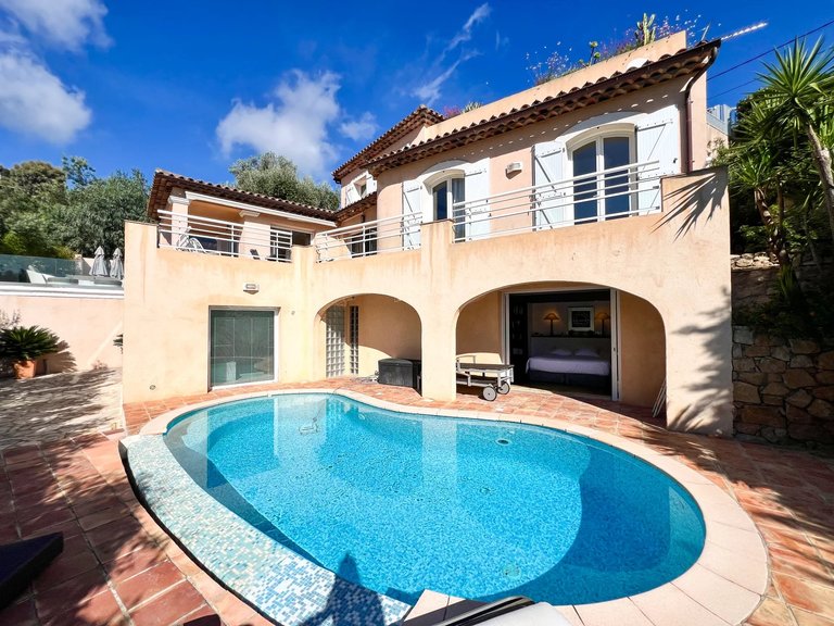 Villa for Sale in Mandelieu La Napoule, Cannes Area 3