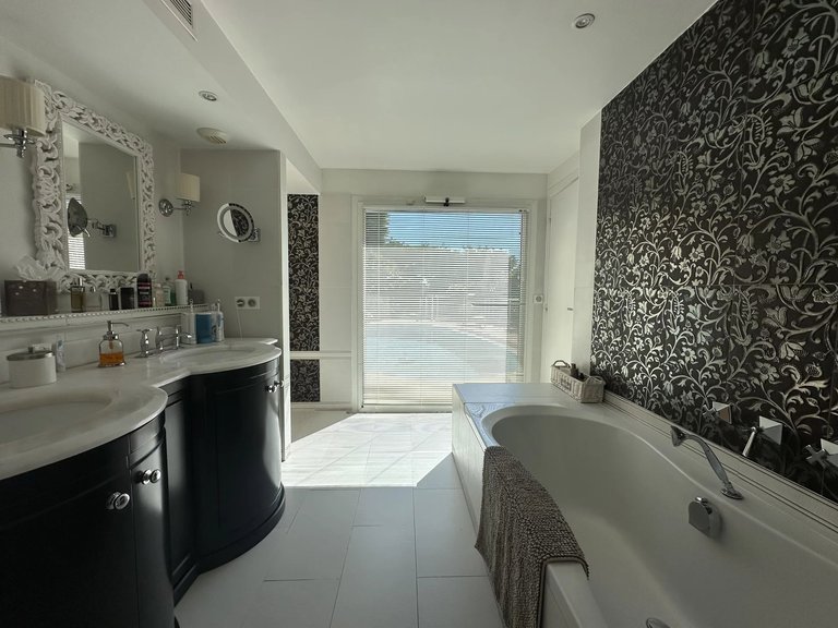 Villa for Sale in Mandelieu La Napoule, Cannes Area 6