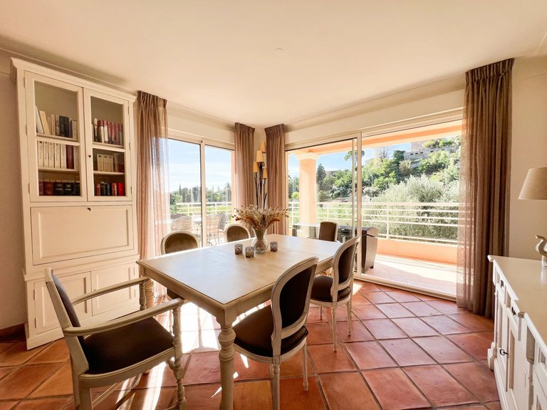 Villa for Sale in Mandelieu La Napoule, Cannes Area 13