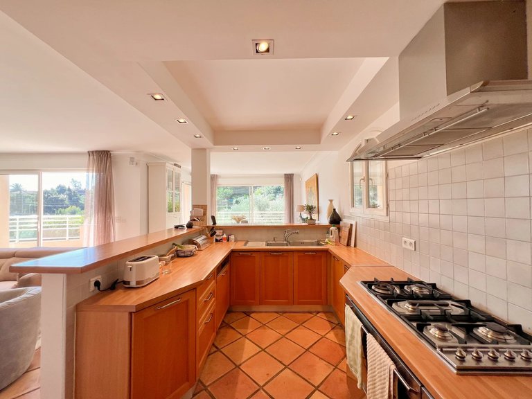 Villa for Sale in Mandelieu La Napoule, Cannes Area 14