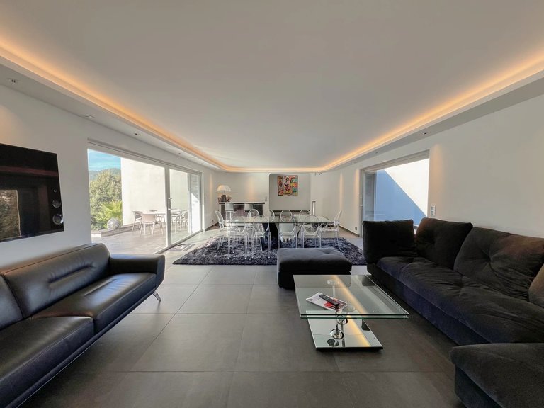 Villa for Sale in Mandelieu La Napoule, Cannes Area 8