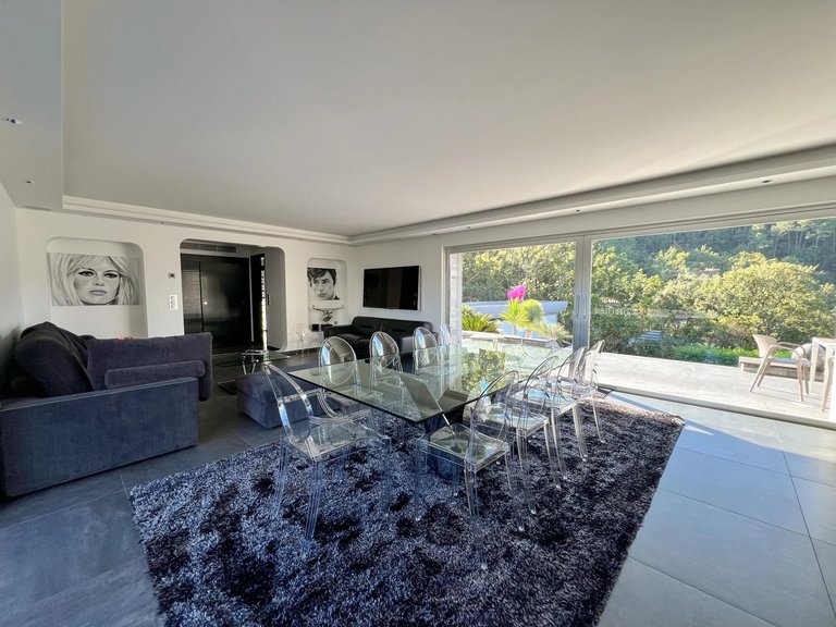 Villa for Sale in Mandelieu La Napoule, Cannes Area 10
