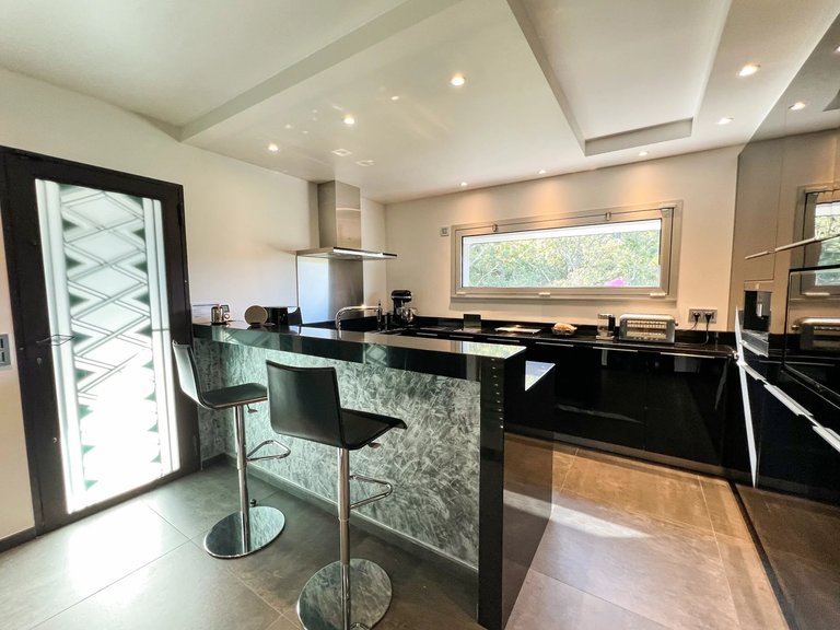 Villa for Sale in Mandelieu La Napoule, Cannes Area 11