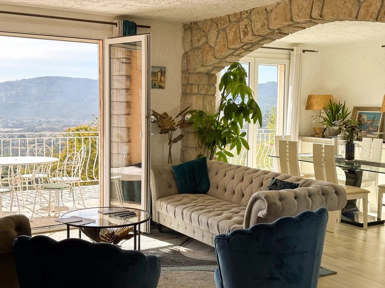 Villa for Sale in Mandelieu La Napoule, Cannes Area 9