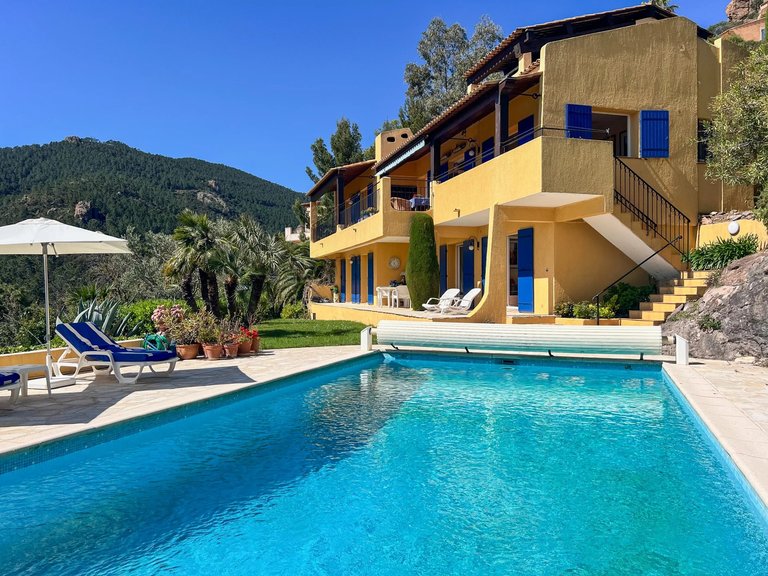 Villa for Sale in Theoule Sur Mer, Cannes Area 3